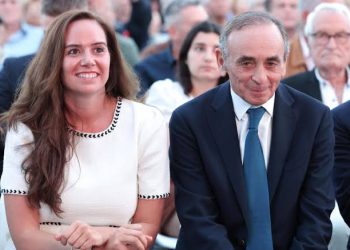 خبر كاذب : “فرنسا تمنح الجزائر 800 مليون أورو سنويا كمساعدات تنموية”.